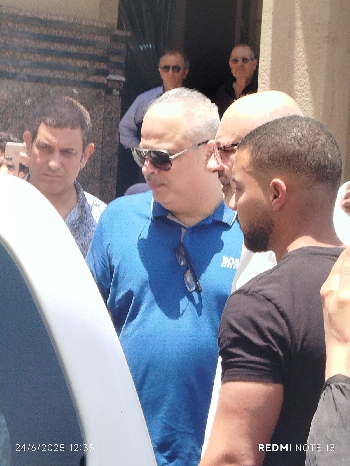 وصول جثمان محمد عبد المنعم لمسجد عمر مكرم استعدادا لتشييع جنازته