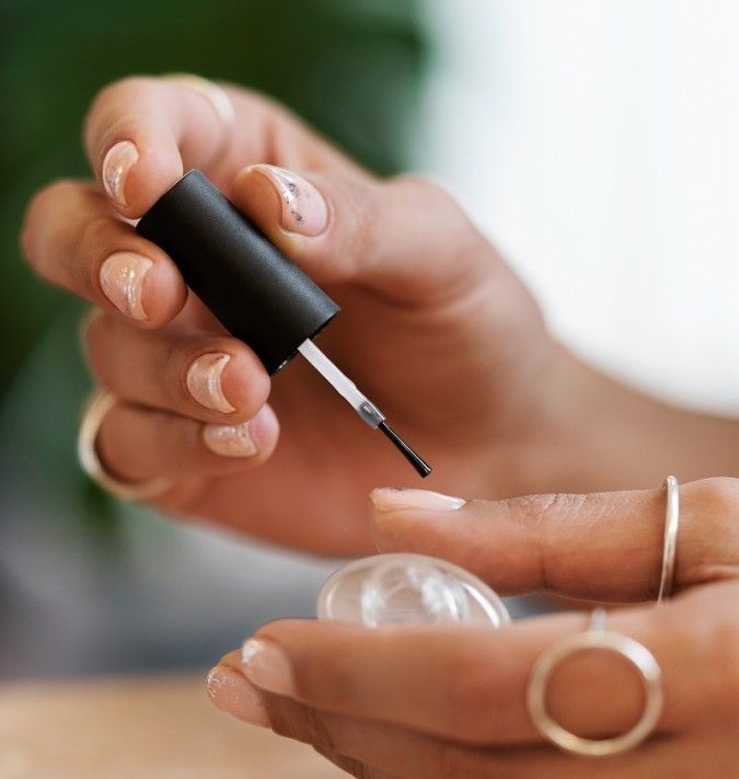 صور مناكير عروس 2025 بأناقة تُكمل إطلالتها في يوم الزفاف