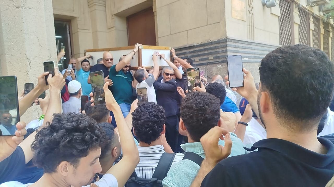 عمرو الفقى ومحمود سعد وسليم سحاب يشاركون فى تشييع جثمان محمد عبد المنعم