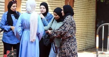 طلاب الثانوية العامة نظام قديم يبدأون امتحان اللغة الأجنبية الثانية