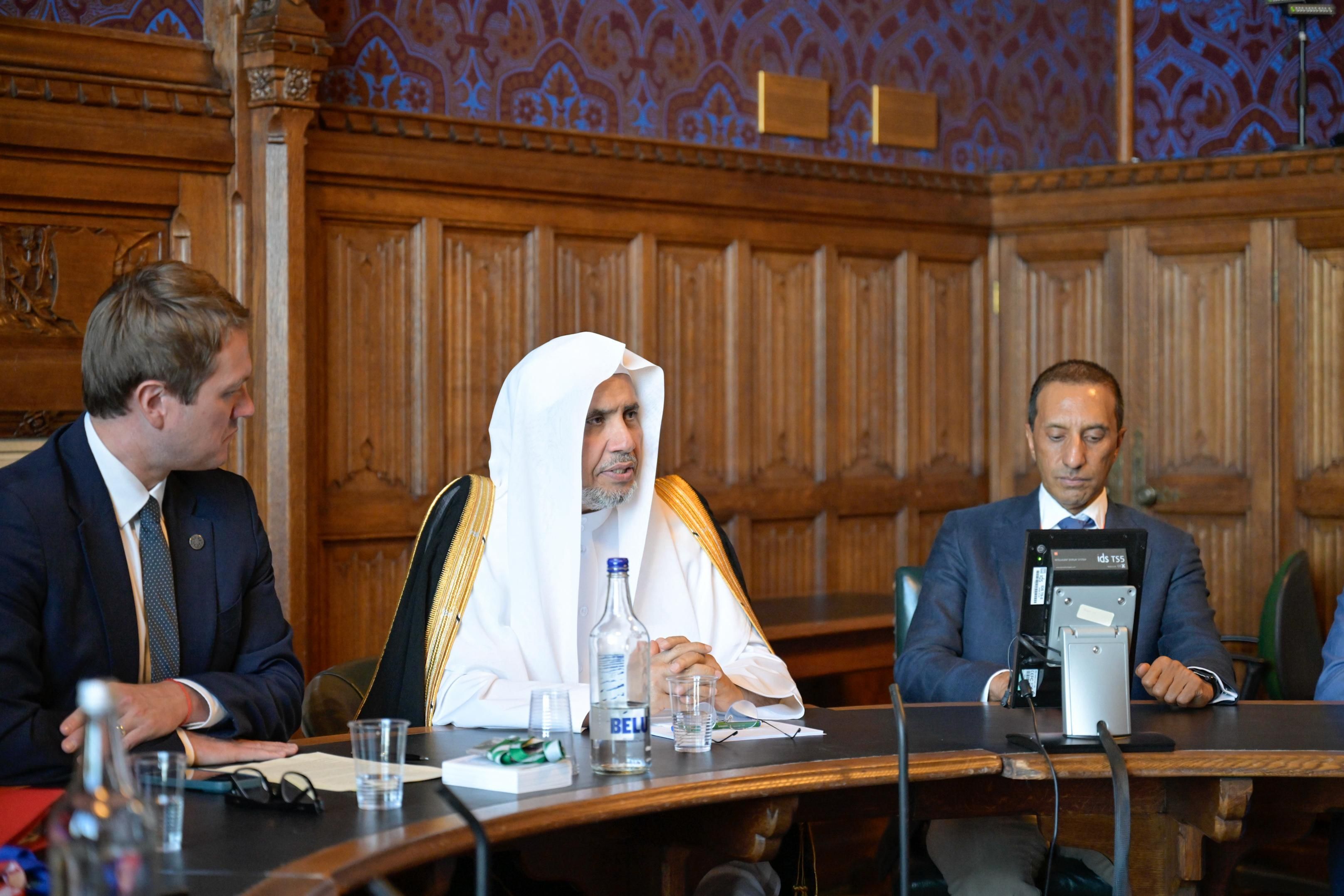 رئيس وقيادات البرلمان البريطاني يحتفون بالأمين العام لرابطة العالم الإسلامي