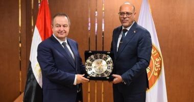 وزير العمل يلتقى نائب رئيس الوزراء الصربى لفتح أسواق جديدة للعمالة المصرية