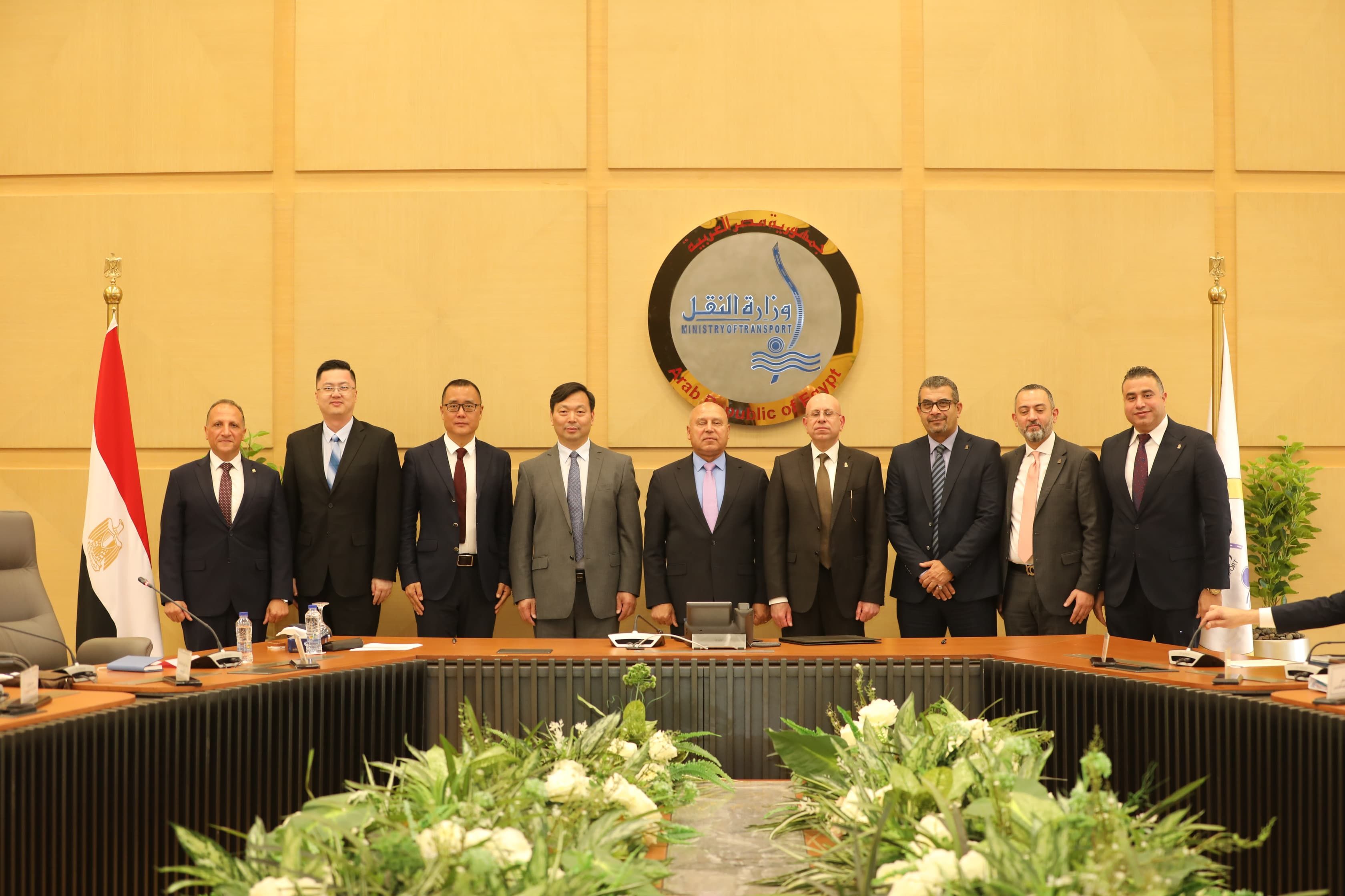 نائب رئيس الوزراء يشهد توقيع عقد بناء سفينتين جديدتين