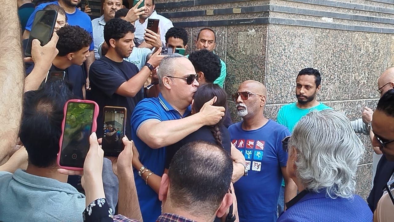 عمرو الفقى ومحمود سعد وسليم سحاب يشاركون فى تشييع جثمان محمد عبد المنعم