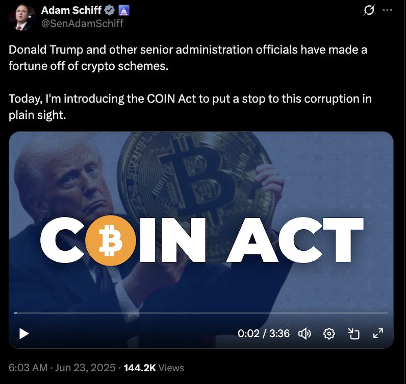 عضو ديمقراطي في مجلس الشيوخ يقدّم مشروع قانون لمعالجة ارتباط ترامب بصناعة العملات الرقمية