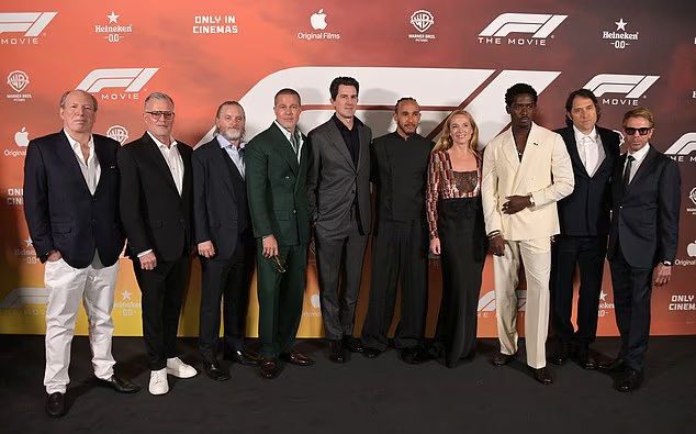 بالصّور- هكذا التقى توم كروز براد بيت وحبيبته فجأة… ماذا حدث؟