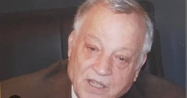 تشييع جنازة الكاتب الصحفى محمد عبد المنعم اليوم من مسجد عمر مكرم