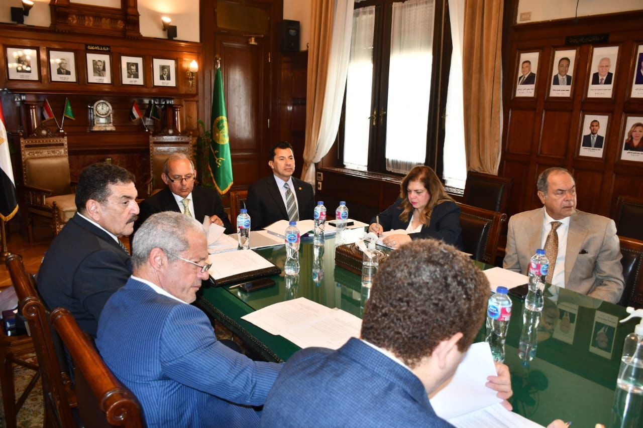 وزير الشباب والرياضة يشهد اجتماع مجلس إدارة والجمعية العمومية لصندوق الرياضة المصرى