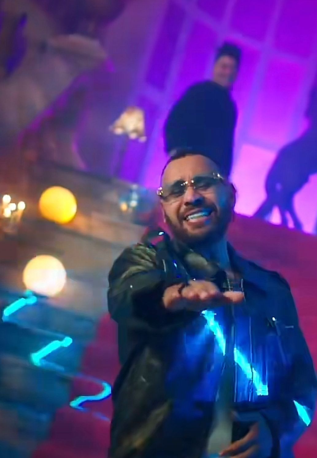 محمد الريفى يطرح كليب "حقودى" ويغنى مع عمر الكروان