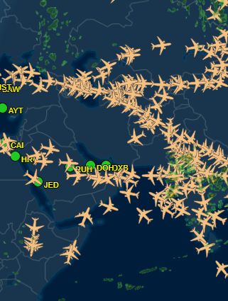 موقع عالمى يرصد خلو أجواء الخليج العربي من الطيران تزامنا مع ضربة إيران