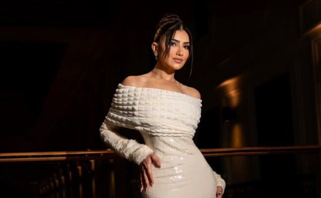 مي عمر تشبه أميرة عربية في أحدث إطلالتها من تونس