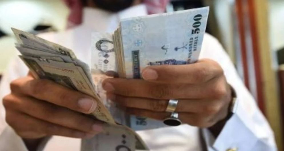 رسميًا في السعودية...هذا هو الحد الأقصى لتحويل الأموال للخارج