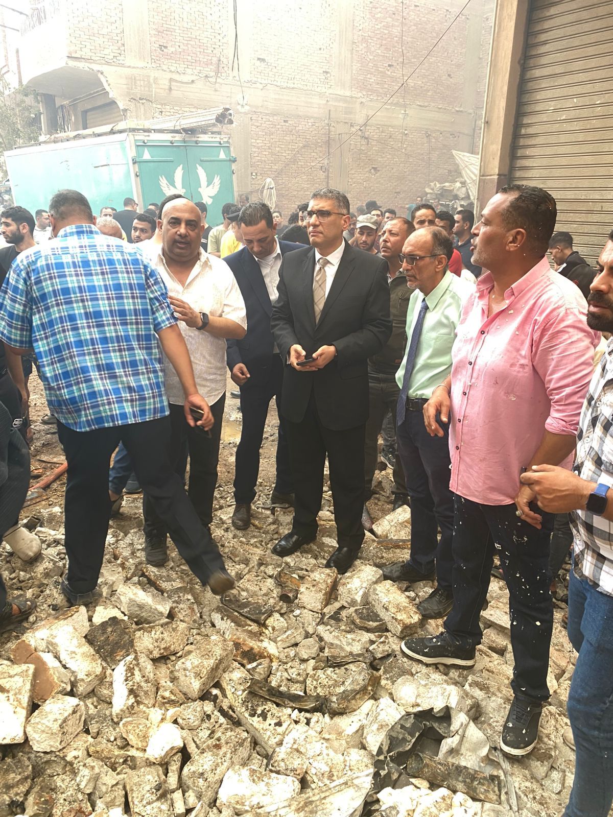 محافظ الجيزة: السيطرة على حريق مخزن البراجيل دون وقوع أى إصابات