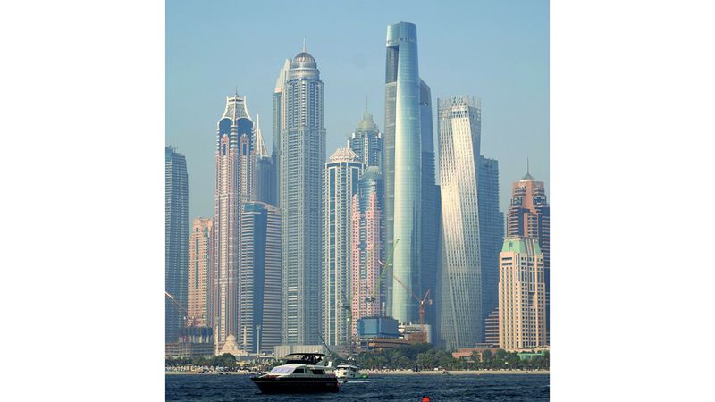 الامارات | أفق دبي مرآة للدهشة