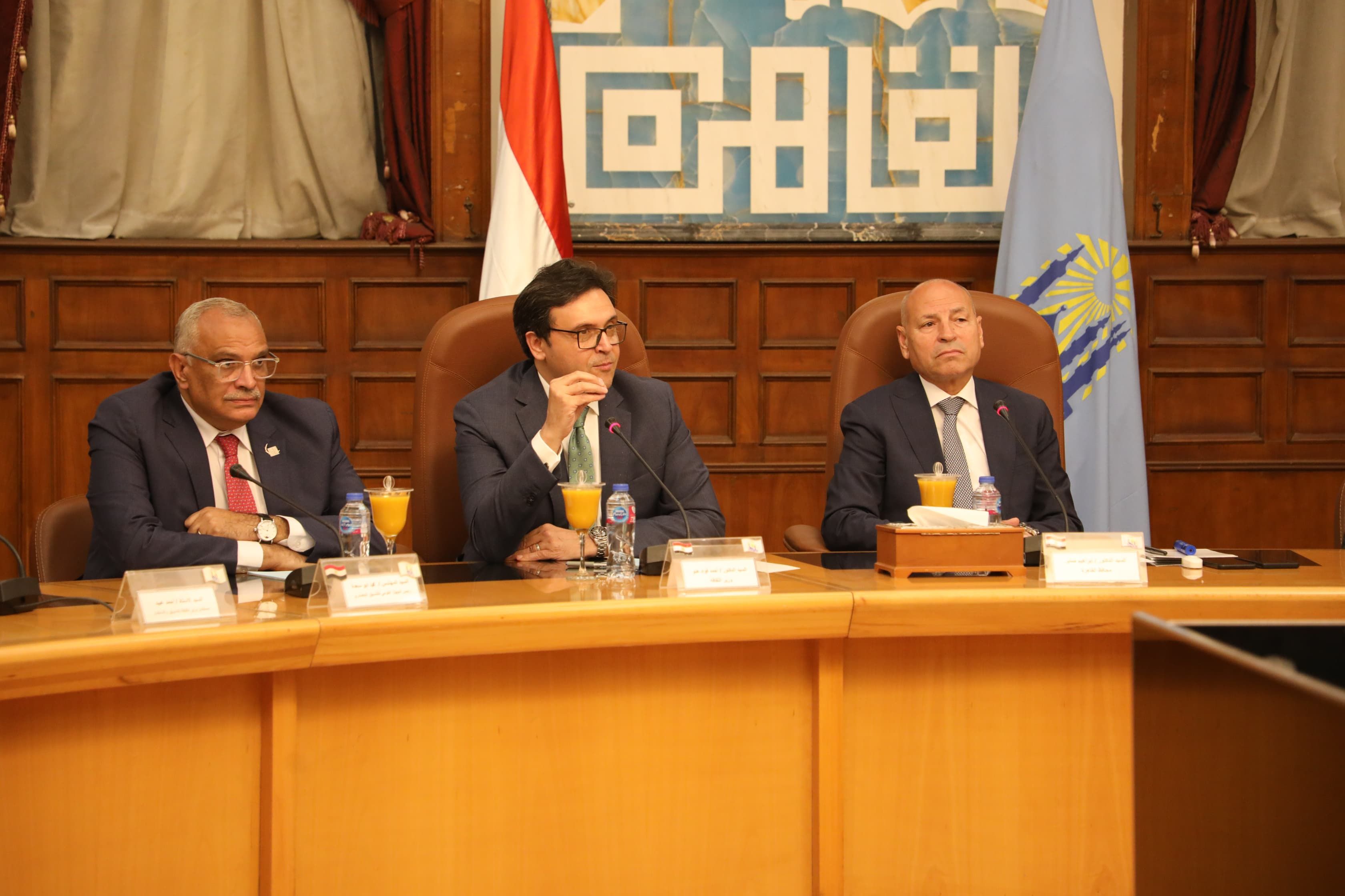 محافظ القاهرة يبحث مع وزير الثقافة تحويل حديقة الأندلس لمركز فنى وثقافى