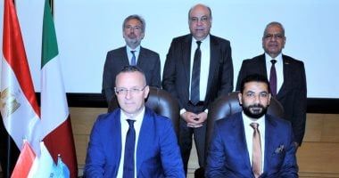 وزير الطيران والسفير الإيطالى يشهدان توقيع بروتوكول لتدريب صيانة الطائرات