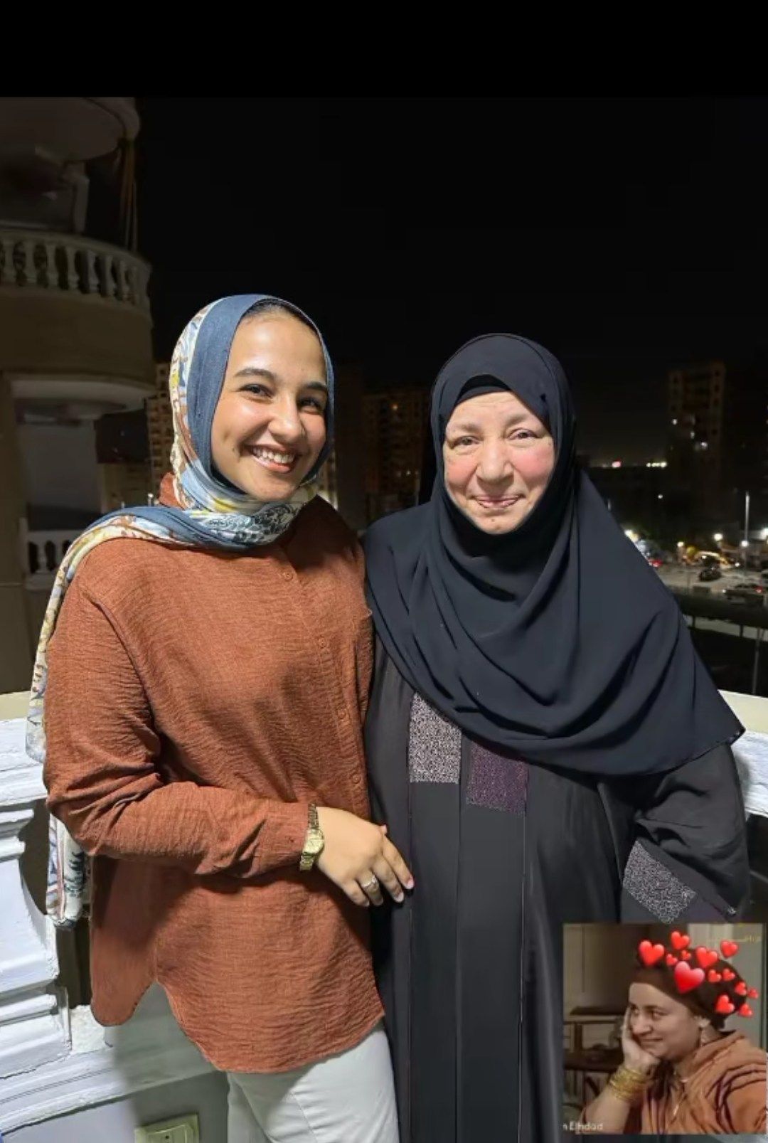 صورة جديدة لعبلة كامل تثير مخاوف الجمهور.. هل هناك إصابة خطيرة في يدها؟