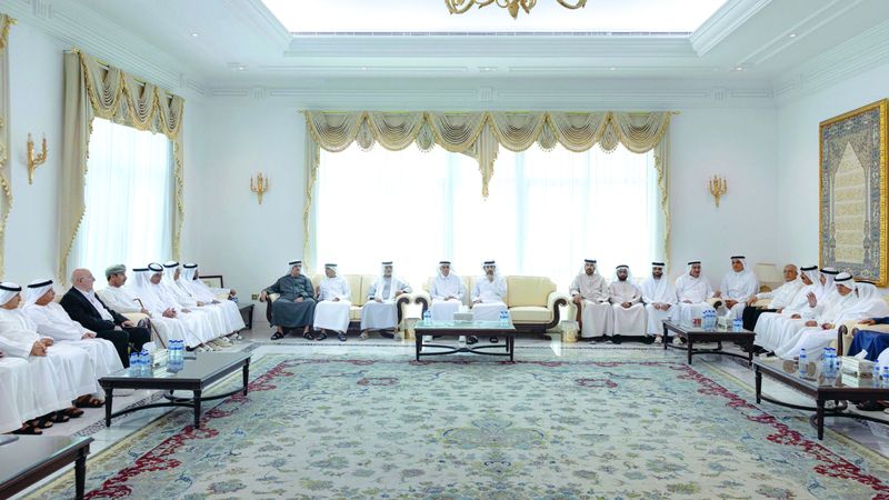 الامارات | حمدان بن محمد يقدّم واجب العزاء في وفاة محمد إبراهيم عبيدالله