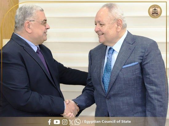 المستشار أحمد عبود يهنئ خليفته المستشار أسامة شلبى بتولى رئاسة مجلس الدولة