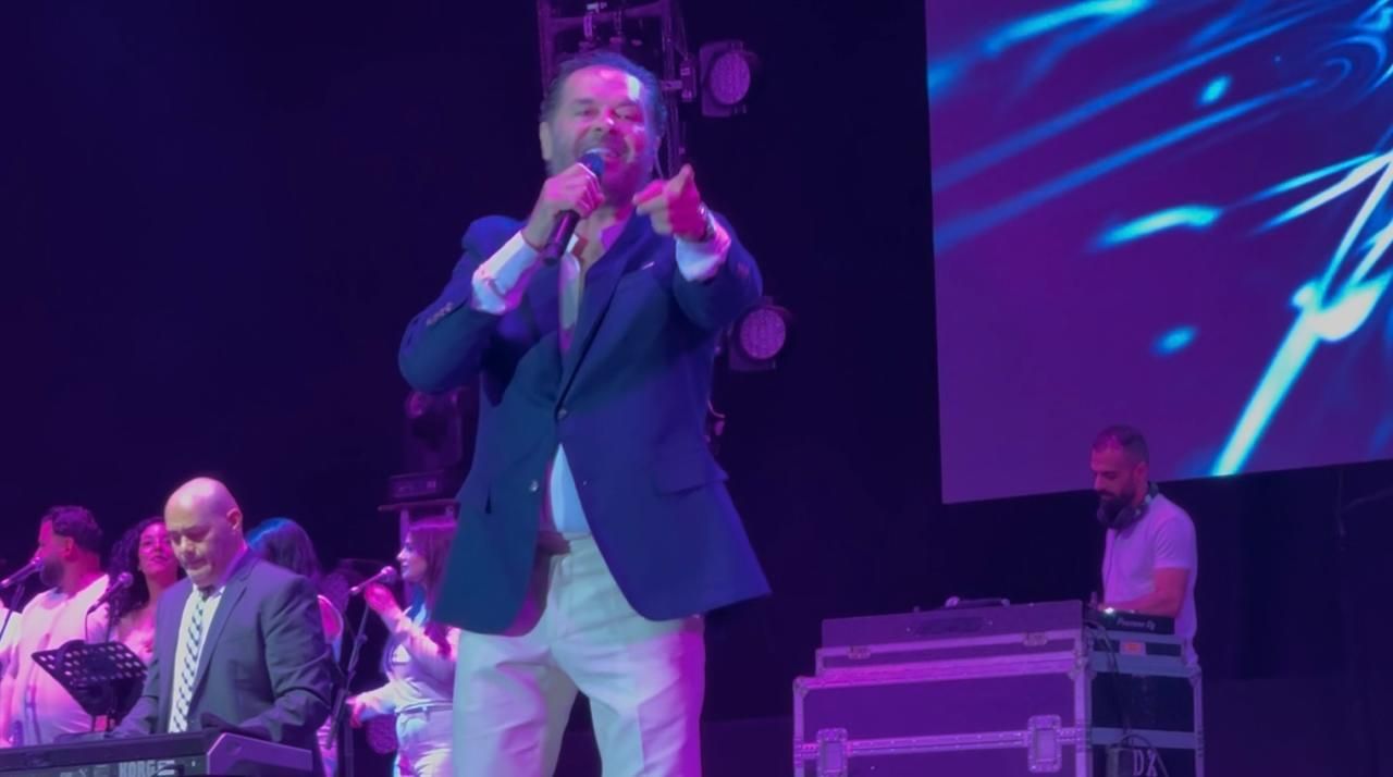 الجمهور يتفاعل ويردد مع راغب علامة "مغرم يا ليل" فى حفله بموازين.. صور