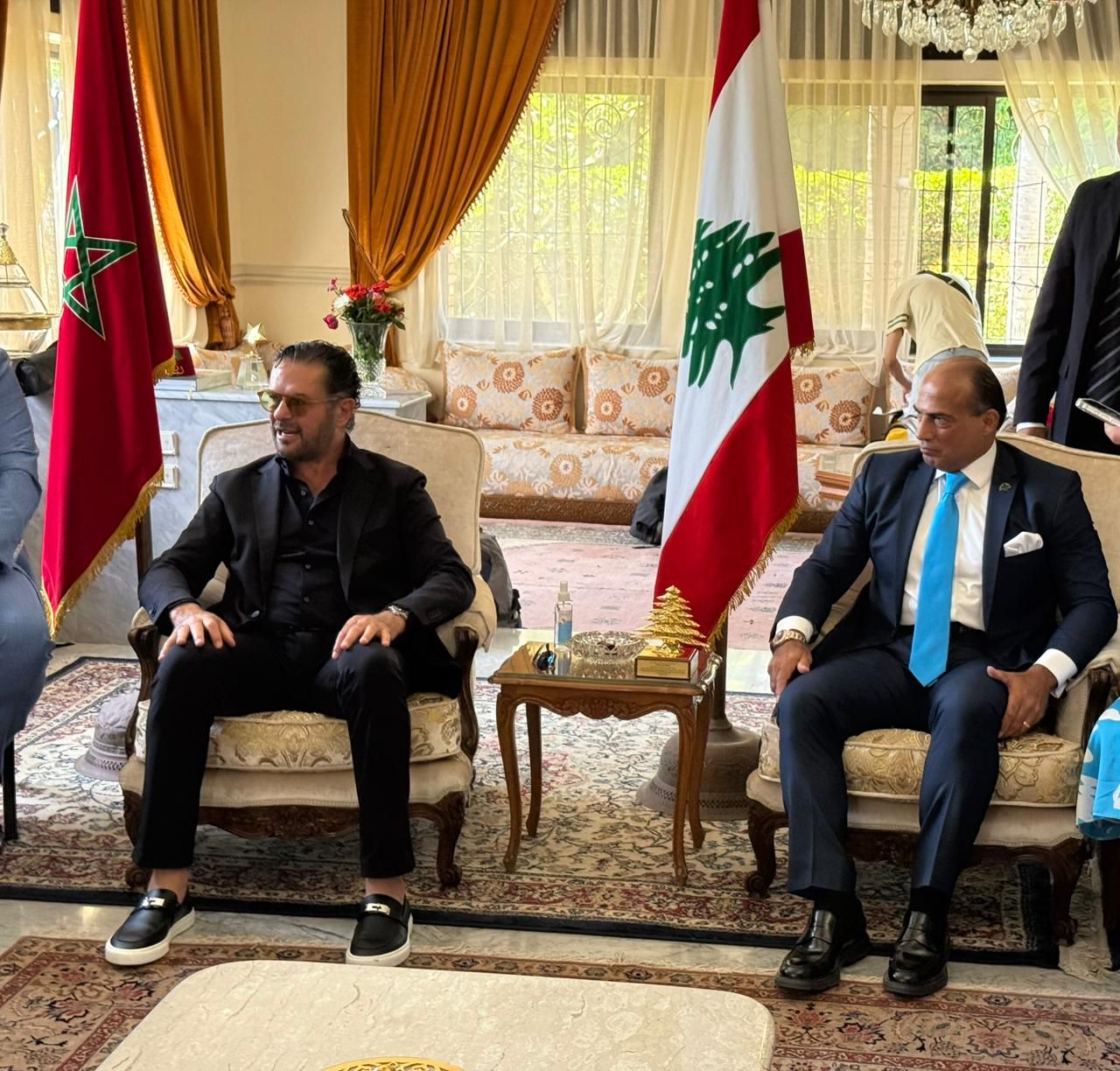 استقبال حافل.. تكريم النجم راغب علامة من سفير لبنان بالمغرب.. صور