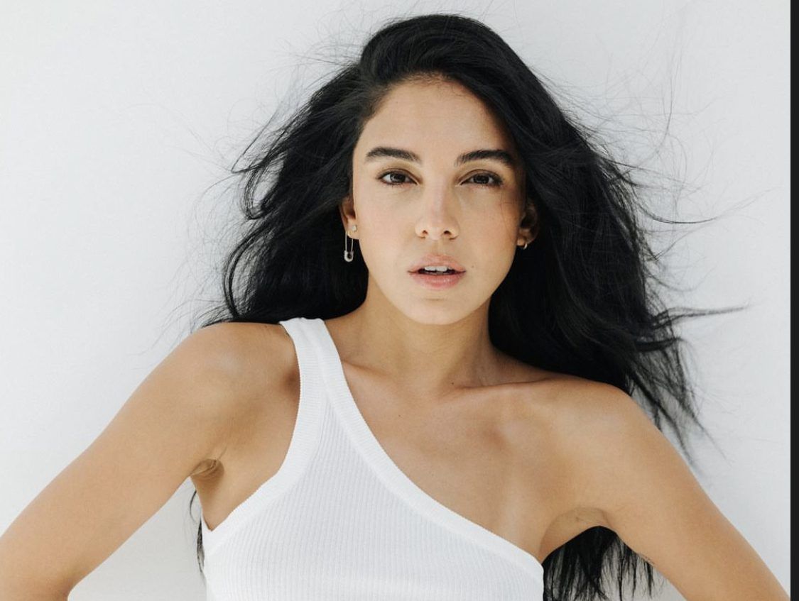 شاهد بالفيديو.. الممثلة المصرية سلمى أبو ضيف تحكي قصة وتفاصيل زواجها من الشاب السوداني “إدريس”: (حبيته في الحمام وأسرته من دنقلا وبورتسودان)