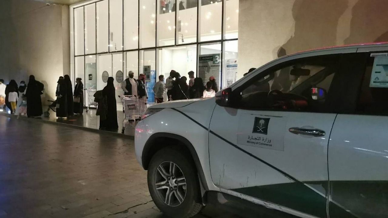 التجارة تتتبع 767 سيارة لرصد مراقبيها عبر شرائح إلكترونية