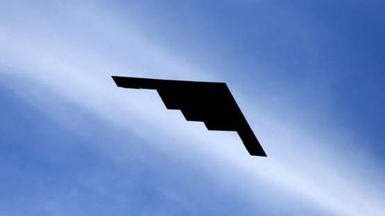 طيارو B2 صمدوا 37 ساعة في الجو لضرب إيران.. عقيد أميركي يشرح