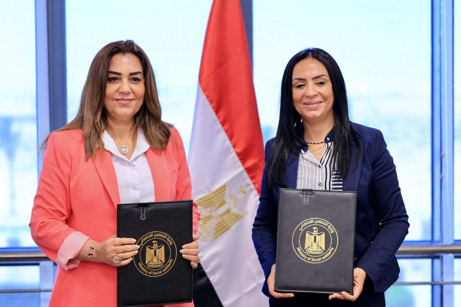 وزيرتا التضامن والتنمية المحلية توقعان بروتوكولا لتسويق المنتجات التراثية