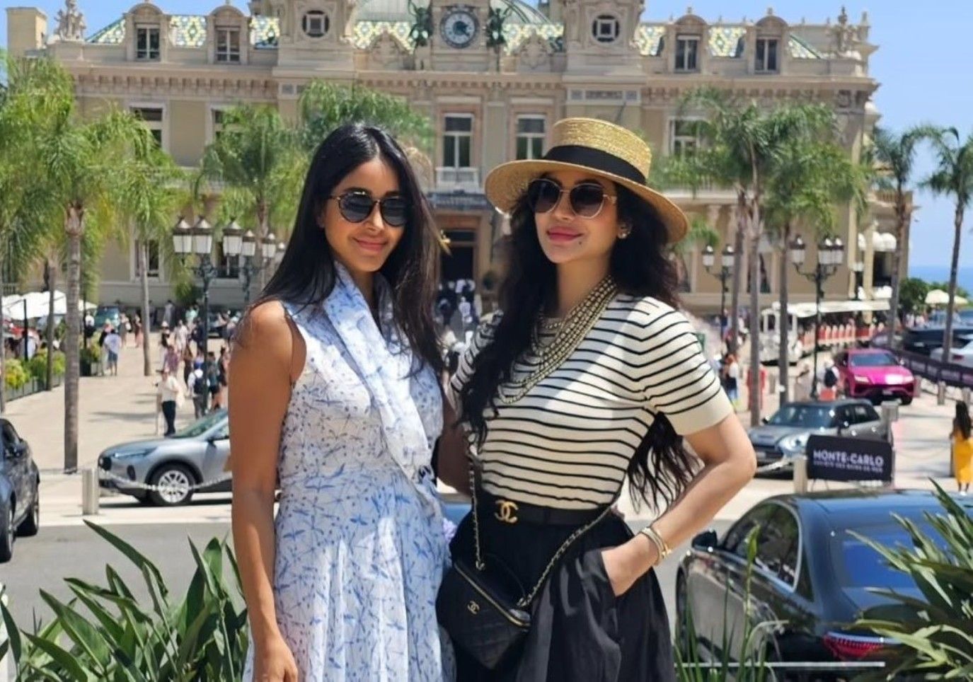 لحظة لا تنسى.. لجين عمران تحتفل بزيارة شقيقتها أسيل المفاجئة في فرنسا