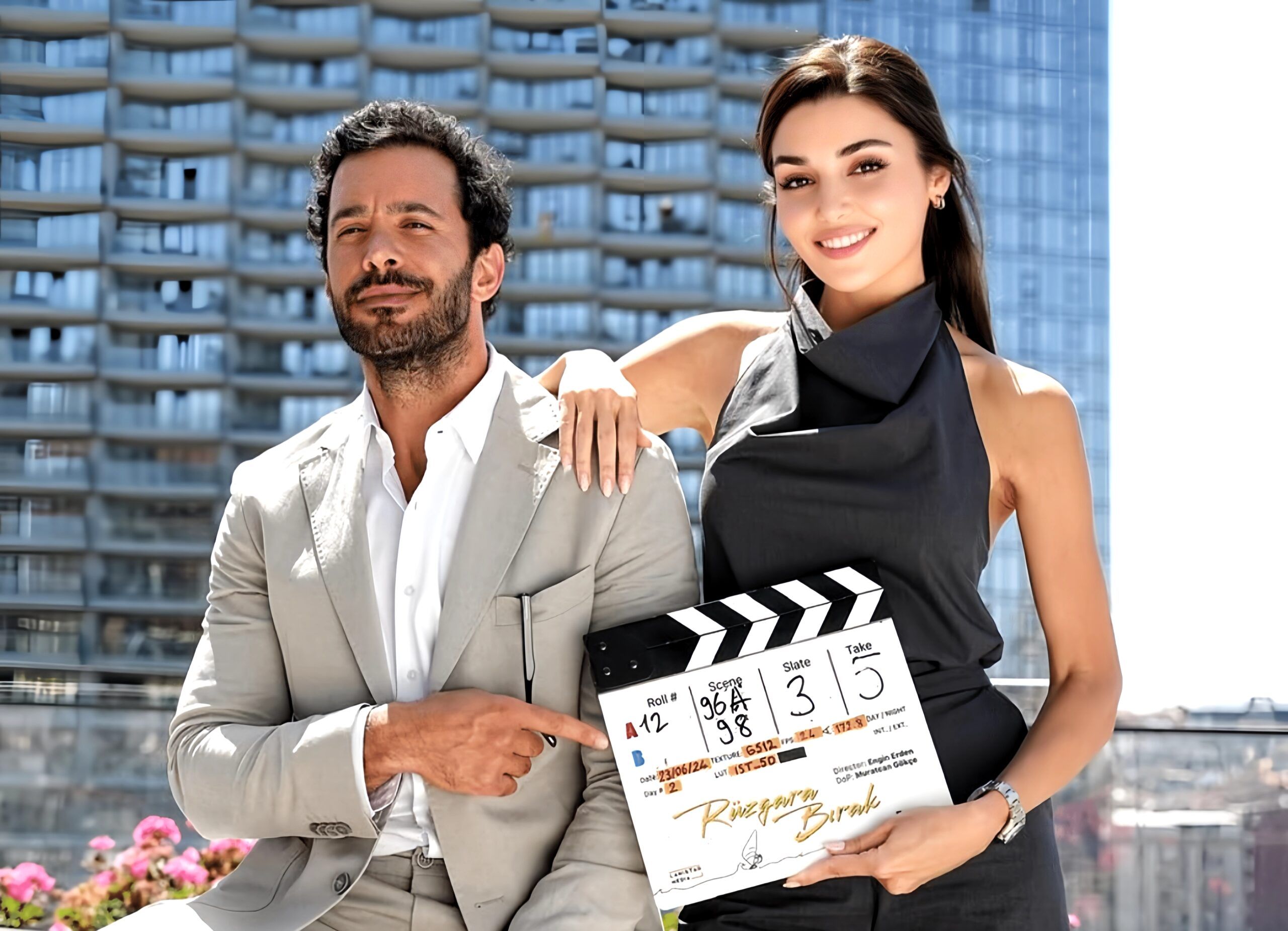 مشاهد جريئة مع هاندا ارتشيل تهدد زواج باريش اردوتش؟ النجمان يردّان على طريقتهما