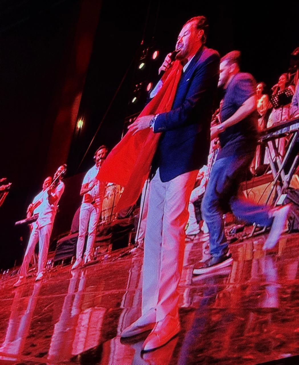 الجمهور يتفاعل ويردد مع راغب علامة "مغرم يا ليل" فى حفله بموازين.. صور