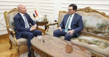 محافظ القاهرة يبحث مع وزير الثقافة تحويل حديقة الأندلس لمركز فنى وثقافى