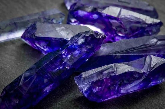 طالع الأبراج: الحجر الممنوع.. أحجار كريمة تتعارض مع برجك وتؤثر بالسلب على طاقتك