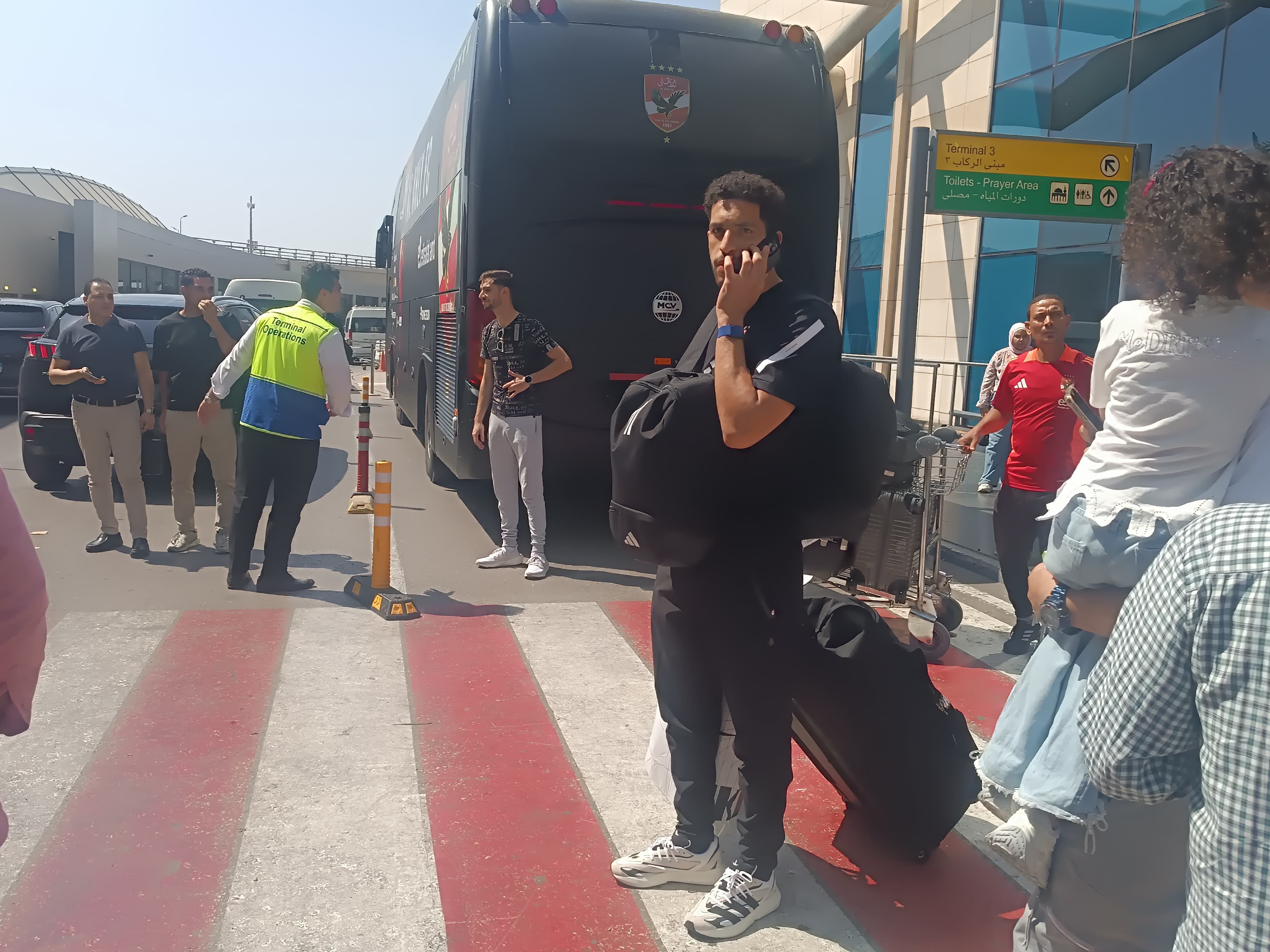 لحظة وصول بعثة الأهلى لمطار القاهرة قادمة من أمريكا بعد انتهاء رحلة المونديال