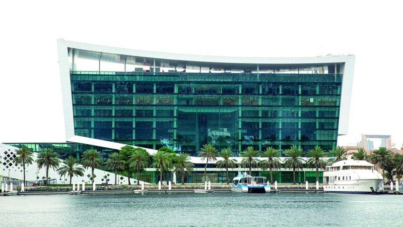 الامارات | إدانة 21 متهماً بـ 25.2 مليون درهم لتورطهم في «استغلال غير مشروع لتأشيرات الإقامة»   