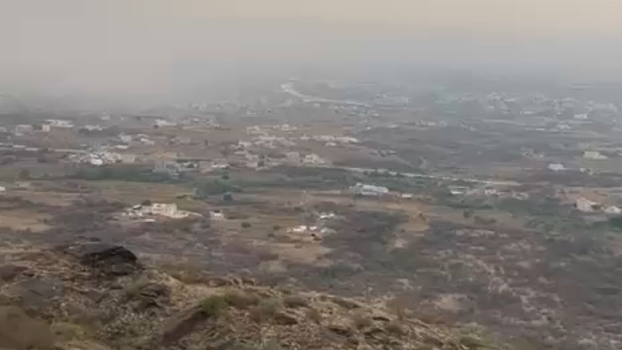 سحب رعدية وصواعق تغطي سماء جازان والذروة في أغسطس..فيديو