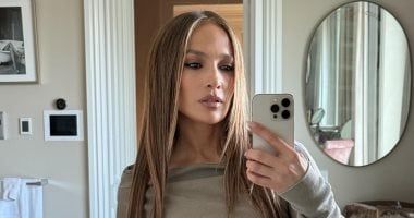 جينيفر لوبيز محاطة بشكوك تعديل صورها بسبب جمالها الدائم.. السر أصبح لغزا