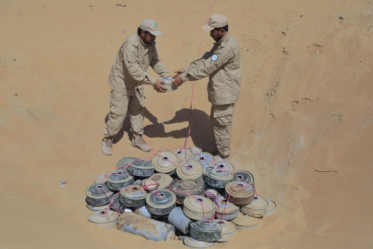 "مسام" يعلن إتلاف 4620 قطعة من الذخائر ومخلفات الحرب زرعها الحوثيون في أبين