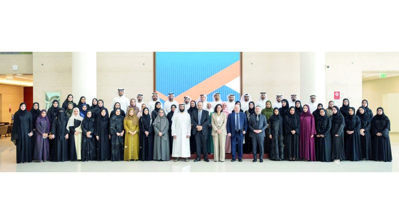 الامارات | تخريج 100 موظف في برنامج تأهيل متخصصي الموارد البشرية لحكومة دبي     