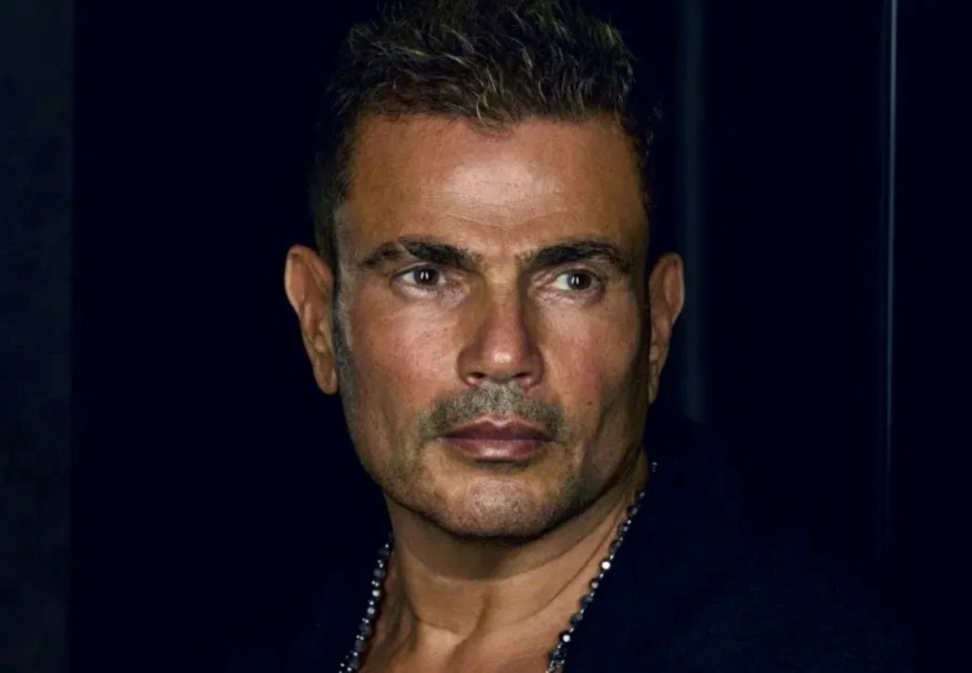 عمرو دياب يكشف عن تحضيرات أغنية ابتدينا .. هكذا كانت الأجواء