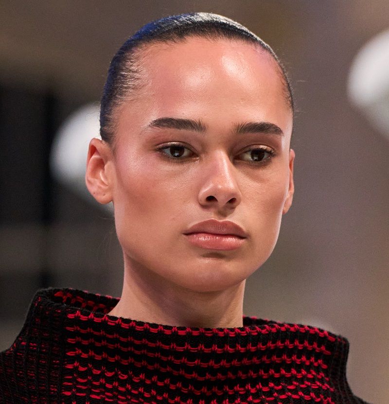 الفرق بين المكياج المات والمكياج اللامع.. وأيهما تختارين لإطلالة مثالية؟