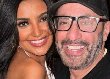 بعد طلاقه .. صور لأحمد السقا مع فتاة حسناء وجدل كبير