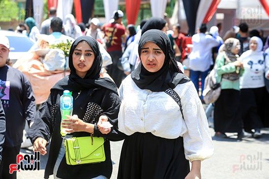 طلاب الثانوية العامة أدبى فى الجيزة: امتحان التاريخ فى مستوى الطالب المتوسط