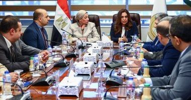 وزيرتا البيئة والتنمية المحلية تبحثان مع وزارة الكهرباء مراجعة متحصلات منظومة النظافة