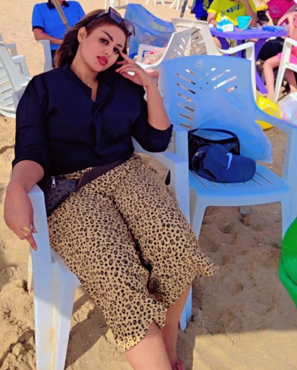 شاهد بالصورة.. الإعلامية السودانية الحسناء شيماء سعد تثير الجدل على مواقع التواصل بالبنطلون “النمري”