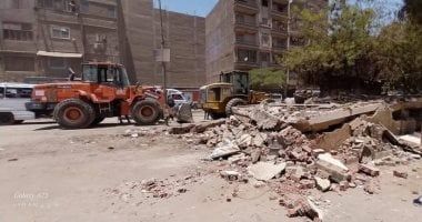 محافظة الجيزة تزيل مغسلة وحجرة مقامة بالمخالفة على سور سنترال بولاق