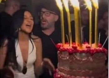 بعد طلاقه .. صور لأحمد السقا مع فتاة حسناء وجدل كبير