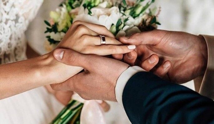 فنان عربي شهير يحتفل بزفاف ابنه على عروسه البحرينية