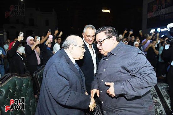 مصطفى كامل وعلى الحجار ولؤى وهاني رمزى فى عزاء والد تامر عبد المنعم (صور)